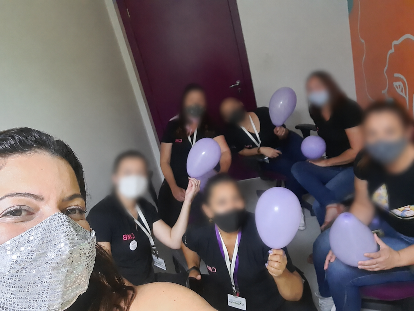 Equipe da Casa da Mulher Brasileira em atividade de cuidado